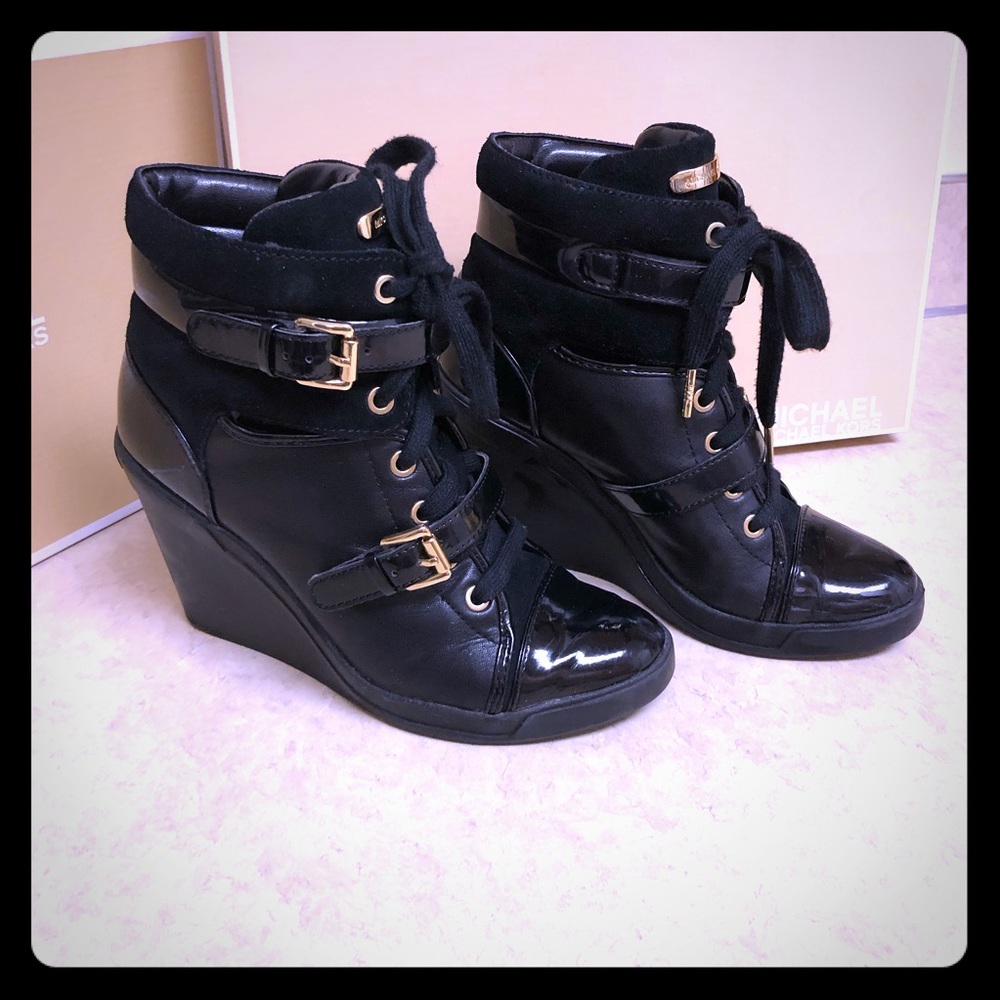 *CLEARANCE!!* Michael Kors- Black leather wedge